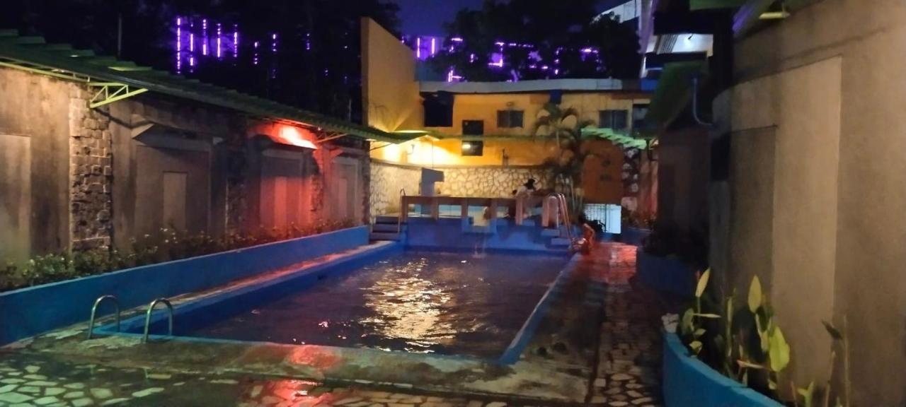 2 Hotel Saleh Angeles Eksteriør billede