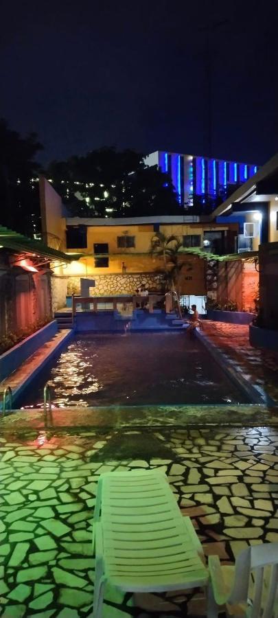2 Hotel Saleh Angeles Eksteriør billede