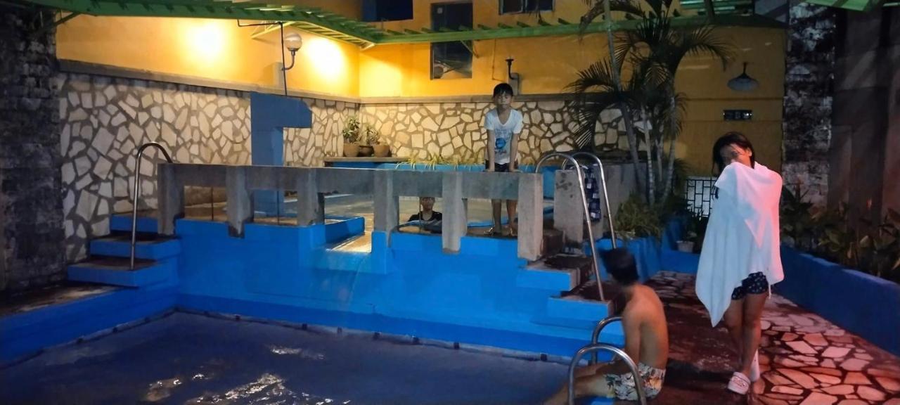 2 Hotel Saleh Angeles Eksteriør billede