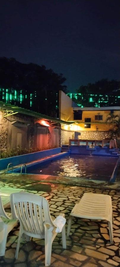 2 Hotel Saleh Angeles Eksteriør billede