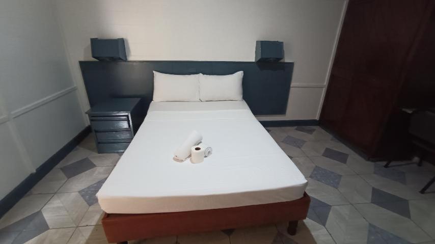 2 Hotel Saleh Angeles Eksteriør billede