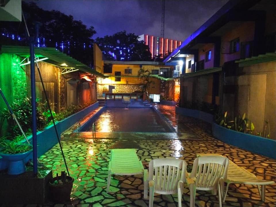 2 Hotel Saleh Angeles Eksteriør billede
