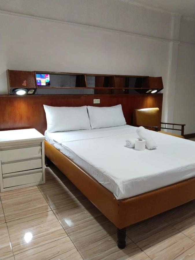 2 Hotel Saleh Angeles Eksteriør billede